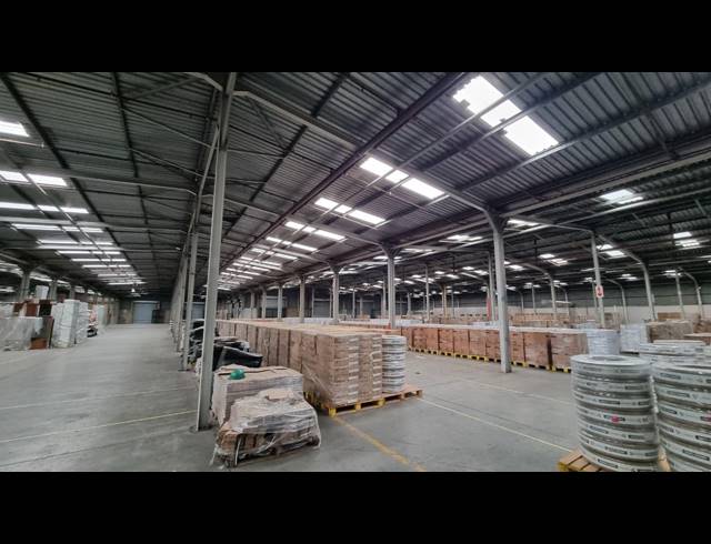 6,972M² WAREHOUSE TO LET IN HUGHES